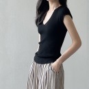 法式V領涼感上衣