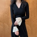 女神V領荷葉袖上衣