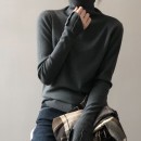 袖口設計高領上衣