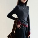 拼色高領針織上衣